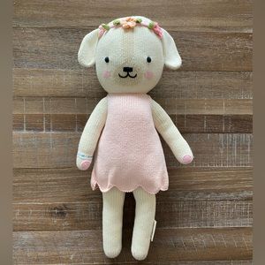 Cuddle + kind Charlotte The Dog.